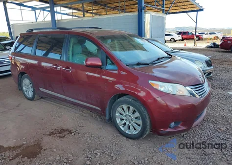 2016 Toyota Sienna Xle Premium 7-Passenger z USA, uszkodzony, nr VIN 5TDDK3DC1GS140650